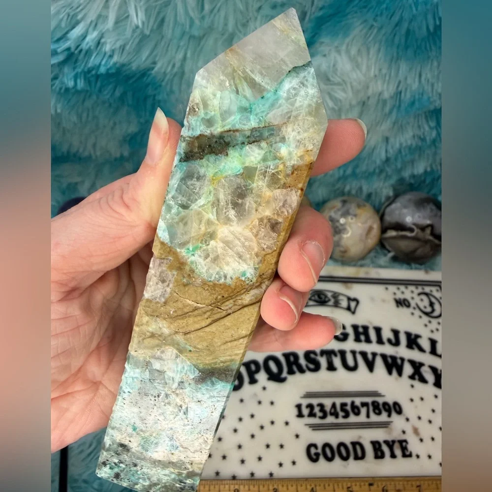 CHRYSOCOLLA WITH FLUORITE CRYSTAL TOWER OBELISK - Picture 4 of 9
